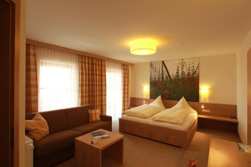 Gasthof Bogenrieder Poernbach Room photo